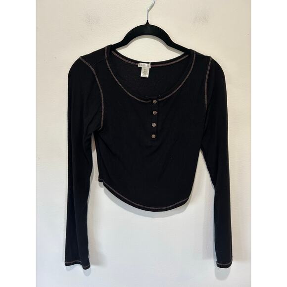 Bozzolo black henley tee size S cropped round neck long sleeve - Picture 1 of 7